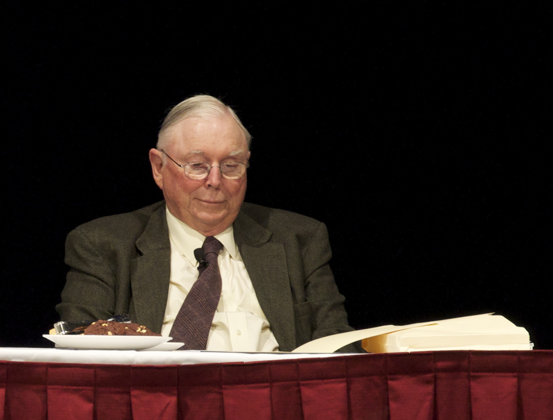 Charlie Munger, The Man Who Saw BYD’s Potential Passes At 99